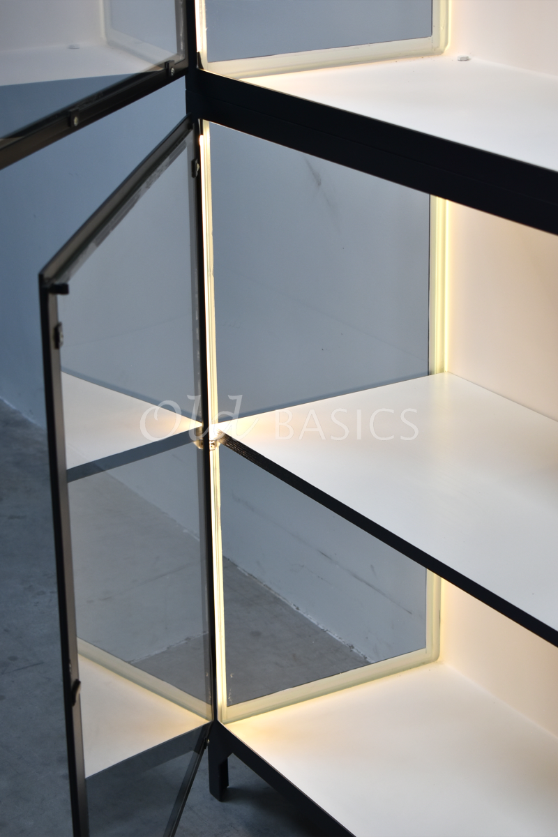 Detail van Apothekerskast Vitrine  LED, 2 deuren, RAL7021, zwart, grijs, materiaal staal